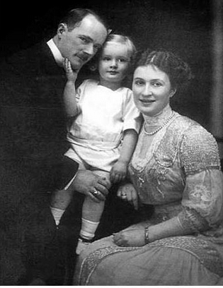 Bertha z mężęm Gustawem i synem Alfriedem